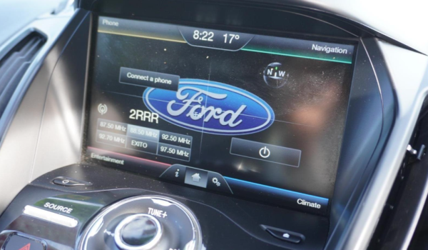 Ford Kuga Sync 2 - Head unit