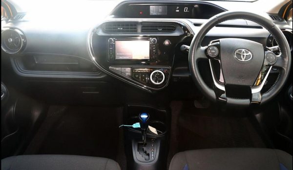 Prius C - dashboard