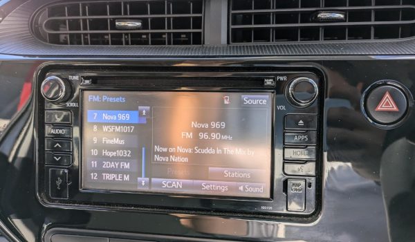 Prius C - radio